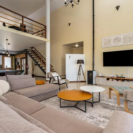 Sea Colors By An Island Villa Arco da Calheta (Madeira)